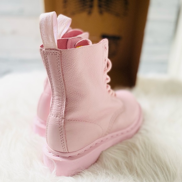 Dr. Martens 1460 Pascal | Chalk Pink - Picture 6 of 13